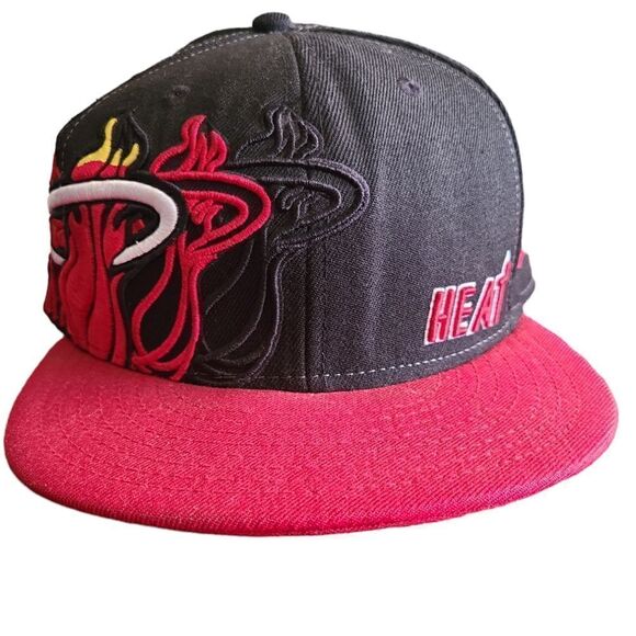 New Era Miami Heat hat, baseball cap, 59fifty,  size 7 1/8 - Picture 1 of 5